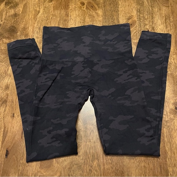 Spanx Look At Me Now Seamless Leggings Size M Athletic Workout Athleisure Womens - Picture 3 of 9